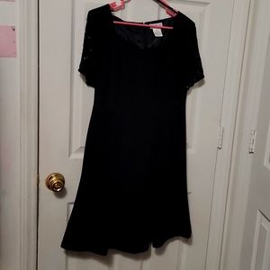 Worthington 6P Black Dress